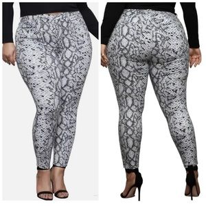 •GOOD‎ AMERICAN• Good Waist High Waist Skinny Jeans in Snake Print Size 24
